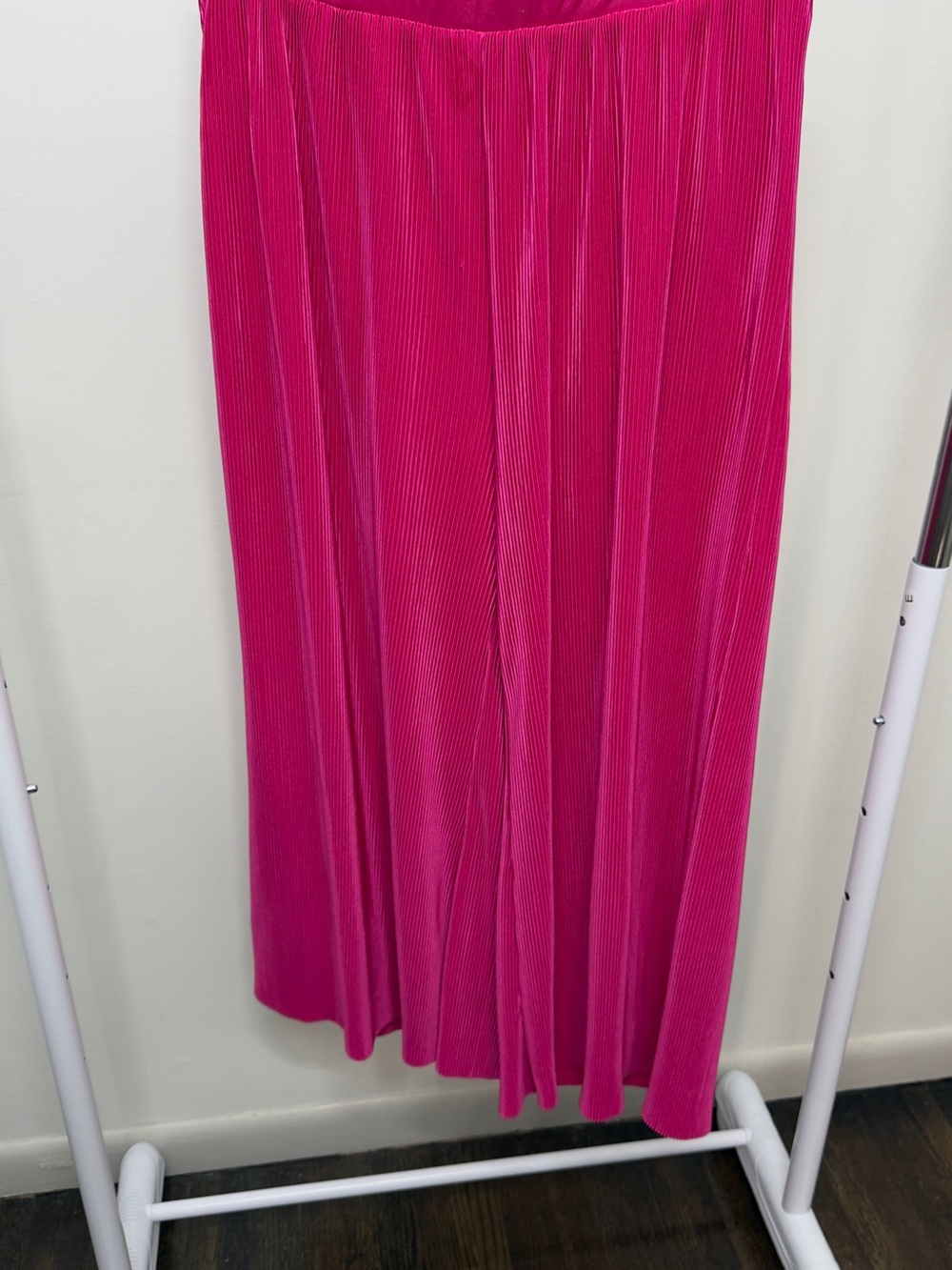 Torrid Size 0 Hot Pink Pleated Wide Leg Pants Elastic Waist Satin Shimmer